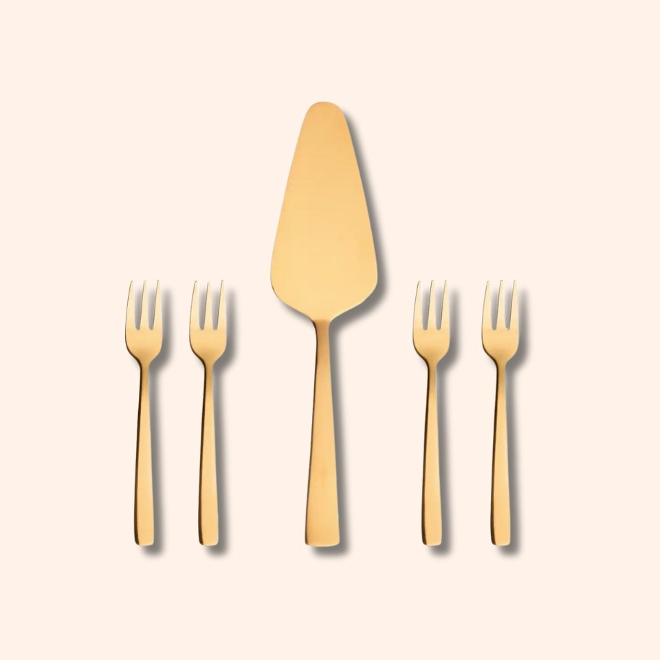 Kake serveringssett i gull